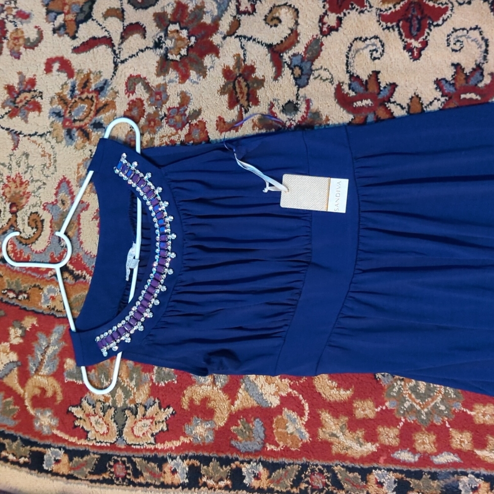 Dress - Picture 1 of 3